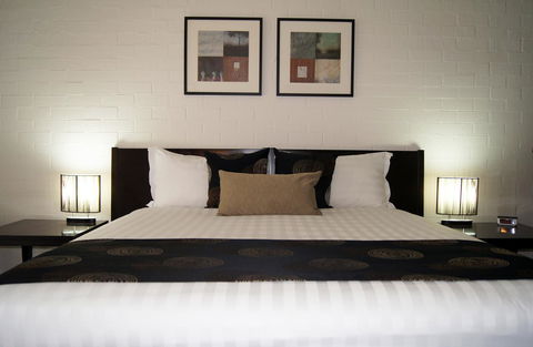 Blazing Stump Motel & Suites - ACT Tourism 10