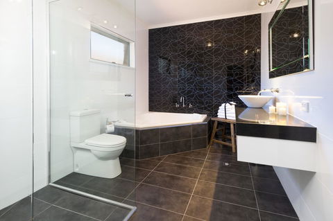 Blazing Stump Motel & Suites - ACT Tourism 42