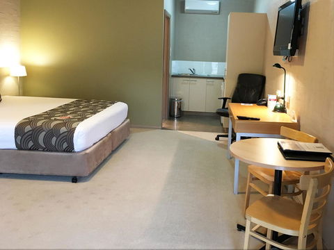 Blazing Stump Motel & Suites - ACT Tourism 41