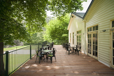 Oscar\'s On The Yarra - ACT Tourism 9