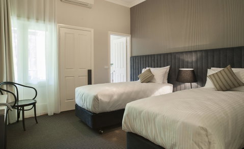 Oscar\'s On The Yarra - ACT Tourism 11
