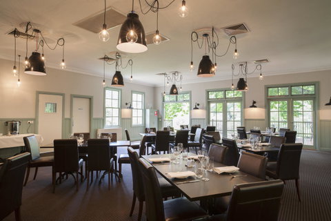 Oscar\'s On The Yarra - ACT Tourism 5