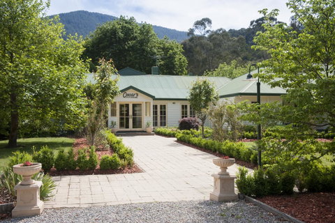 Oscar\'s On The Yarra - ACT Tourism 0