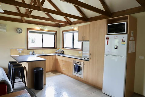 Red Ceder Cottage - Great Ocean Road - Port Campbell - ACT Tourism 11