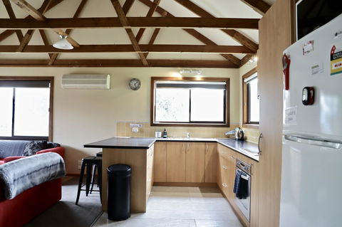 Red Ceder Cottage - Great Ocean Road - Port Campbell - ACT Tourism 14