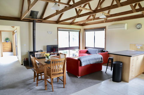 Red Ceder Cottage - Great Ocean Road - Port Campbell - ACT Tourism 12