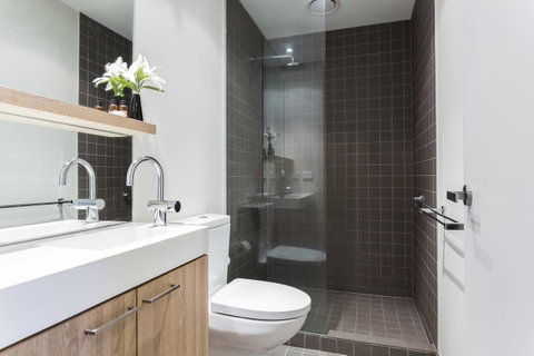 Complete Host 50 Claremont St Apartments - ACT Tourism 16