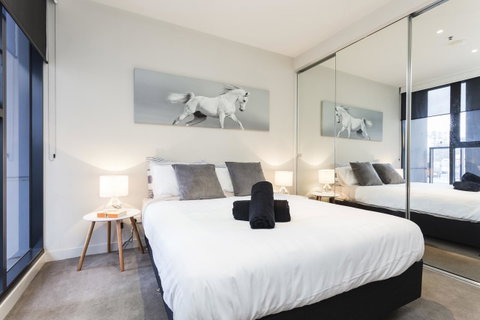 Complete Host 50 Claremont St Apartments - ACT Tourism 1