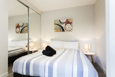 Complete Host 50 Claremont St Apartments - ACT Tourism 15