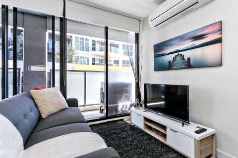 Complete Host 50 Claremont St Apartments - ACT Tourism 30