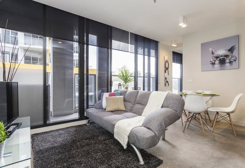 Complete Host 50 Claremont St Apartments - ACT Tourism 11