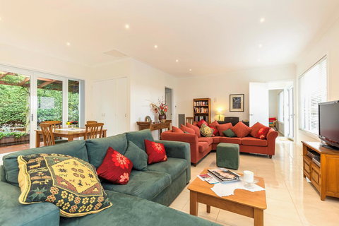 Waybourne- Vineyard And Winery - ACT Tourism 20