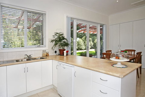 Waybourne- Vineyard And Winery - ACT Tourism 17