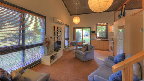 Aspens Springs Farmstay - ACT Tourism 18