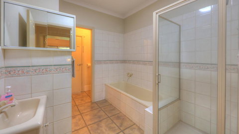 Aspens Springs Farmstay - ACT Tourism 16