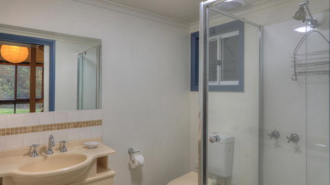 Aspens Springs Farmstay - ACT Tourism 19