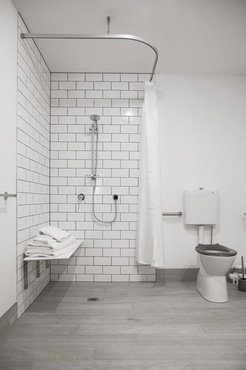 Daylesford Art Motel - ACT Tourism 17