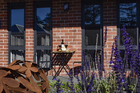 Daylesford Art Motel - ACT Tourism 21