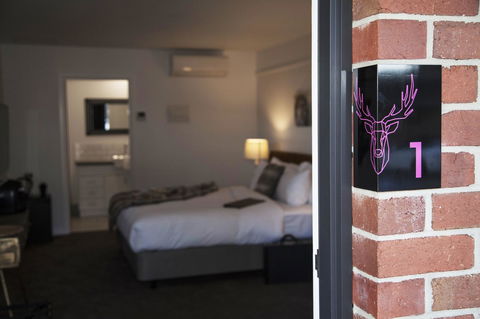 Daylesford Art Motel - ACT Tourism 8