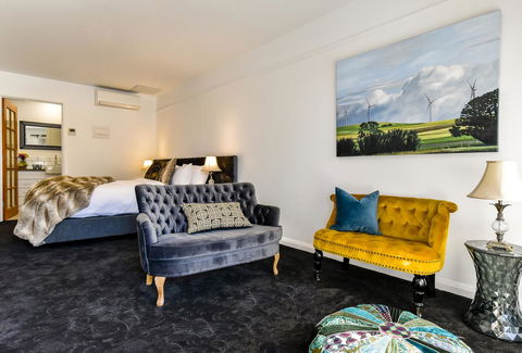 Daylesford Art Motel - ACT Tourism 7