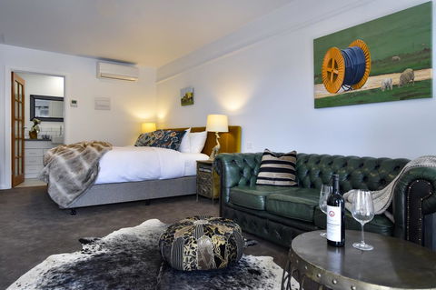 Daylesford Art Motel - ACT Tourism 6