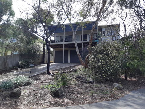 Elevated Holiday House Overlooks Tranquil Wetlands - ACT Tourism 13