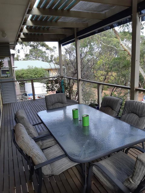Elevated Holiday House Overlooks Tranquil Wetlands - ACT Tourism 9