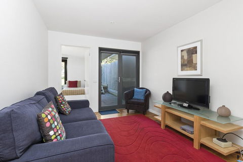 Beach And Reef - ACT Tourism 10