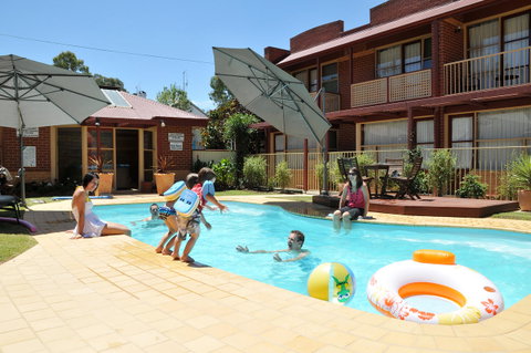 National Hotel Complex Bendigo - ACT Tourism 12