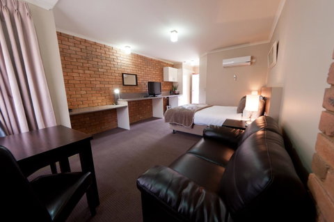 National Hotel Complex Bendigo - ACT Tourism 0
