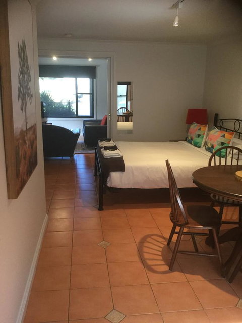 At The Beach Apartments - ACT Tourism 15