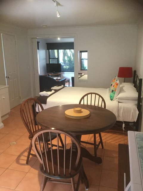 At The Beach Apartments - ACT Tourism 13