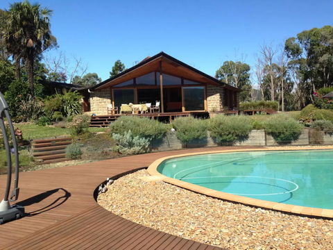 Kangaroo Manor - ACT Tourism 28