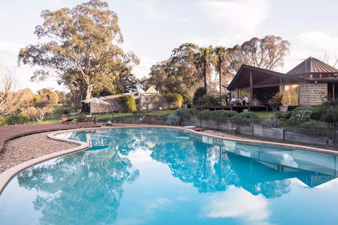 Kangaroo Manor - ACT Tourism 26