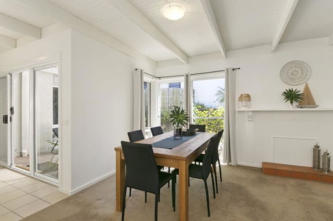 Mysa Anglesea Sleeps 7 WiFi SmartTV Cafes Shops - ACT Tourism 9