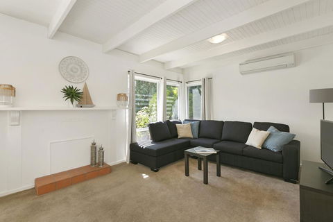 Mysa Anglesea Sleeps 7 WiFi SmartTV Cafes Shops - ACT Tourism 2