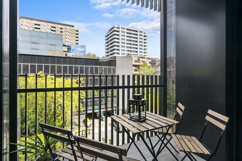 Complete Host Leopold Apartments - ACT Tourism 6