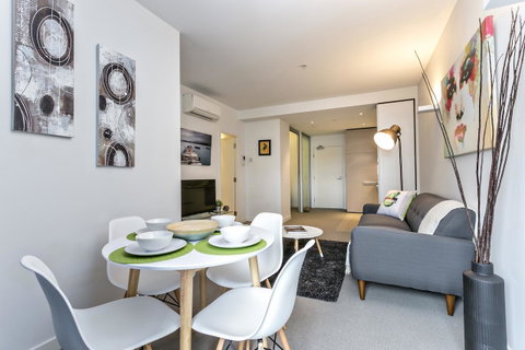 Complete Host Leopold Apartments - ACT Tourism 19