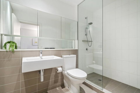 Complete Host Leopold Apartments - ACT Tourism 13