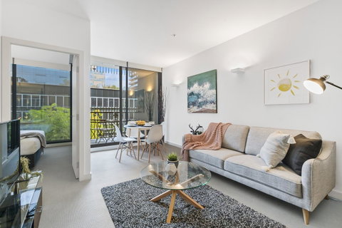 Complete Host Leopold Apartments - ACT Tourism 0