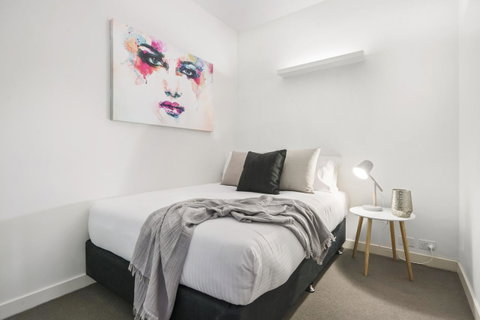 Complete Host Leopold Apartments - ACT Tourism 11