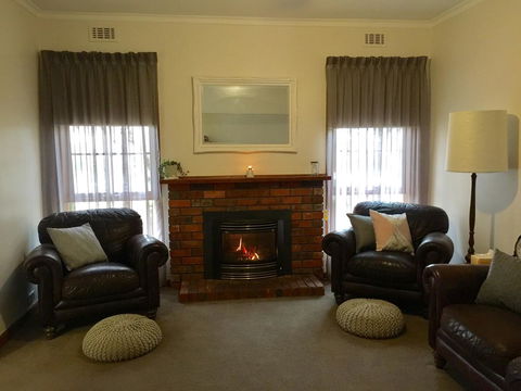 Bricks And Roses - ACT Tourism 6