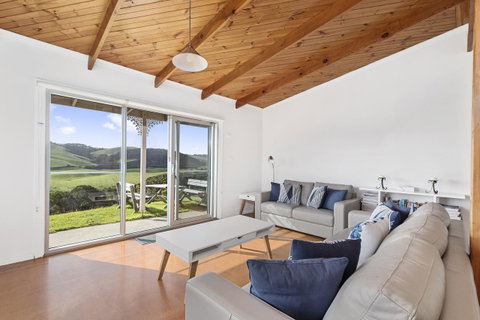 Johanna Seaside Cottages - ACT Tourism 4
