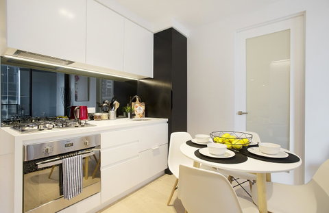 Complete Host CBD Lighthouse Apartments - ACT Tourism 8