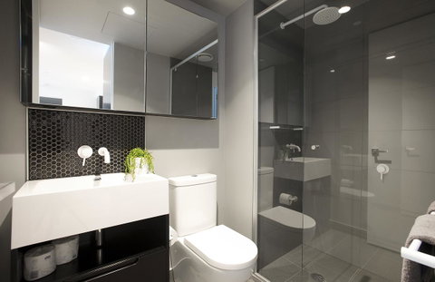 Complete Host CBD Lighthouse Apartments - ACT Tourism 2