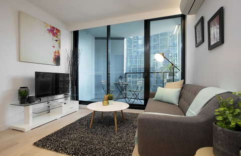 Complete Host CBD Lighthouse Apartments - ACT Tourism 5