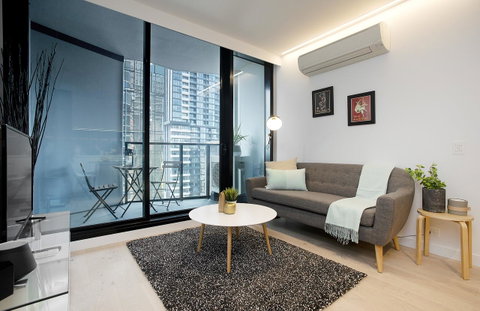 Complete Host CBD Lighthouse Apartments - ACT Tourism 6