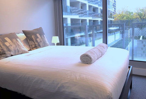 Pride Fawkner Apartments - ACT Tourism 11