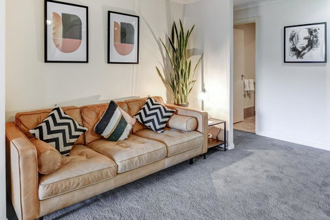 Southbank Tower Apartments - ACT Tourism 4