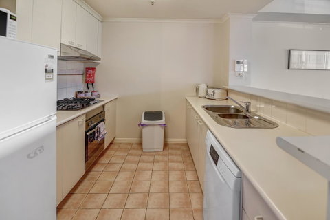 Southbank Tower Apartments - ACT Tourism 13